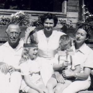 Meet your Posher, Claudia